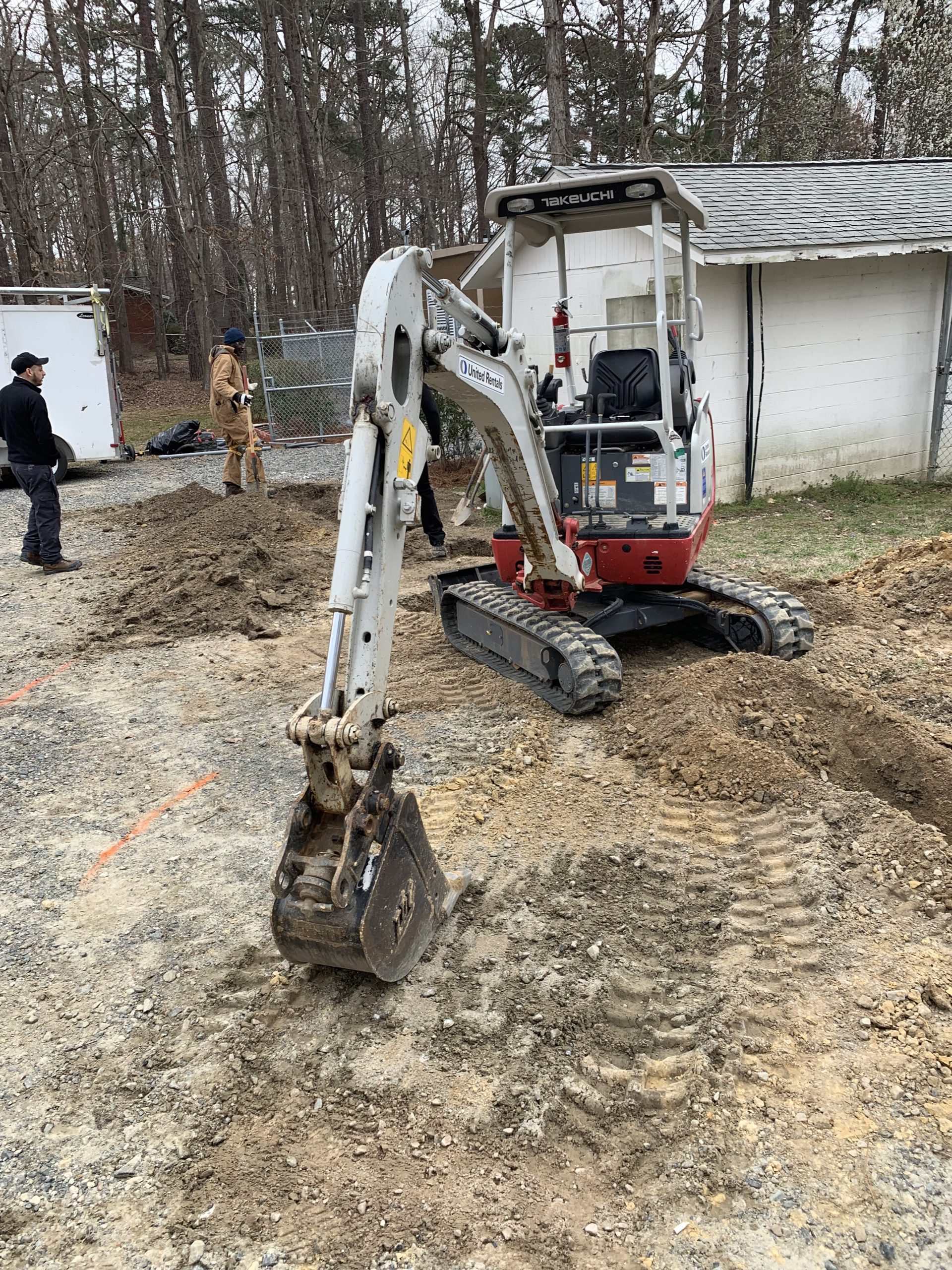 PROJECTS RF USA. Image 3.  Excavator used for trench fiber optic cable (06/03/2019)