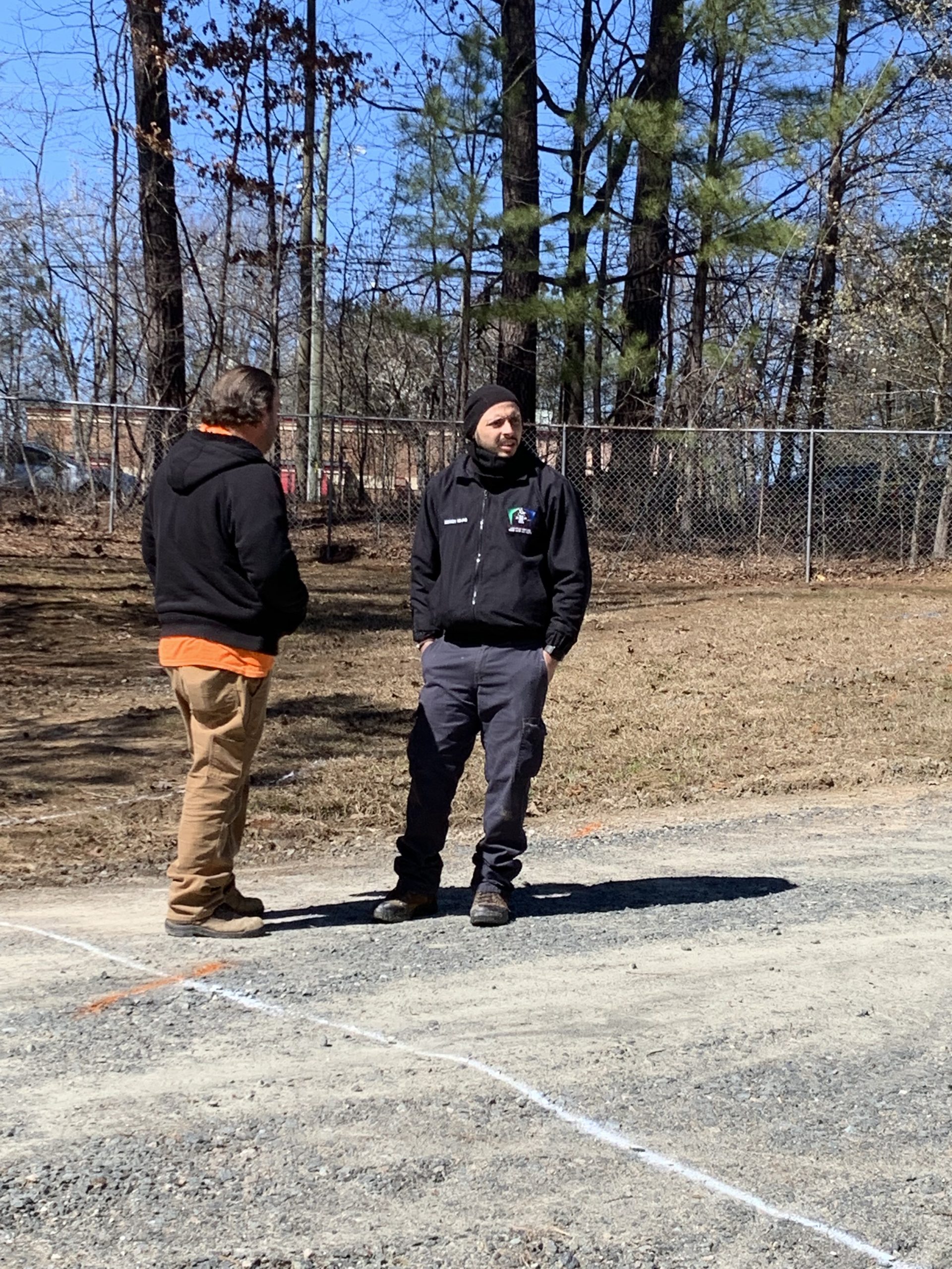 PROJECTS RF USA. Image 3. Our staff interacting with station staff (03/06/2019) 