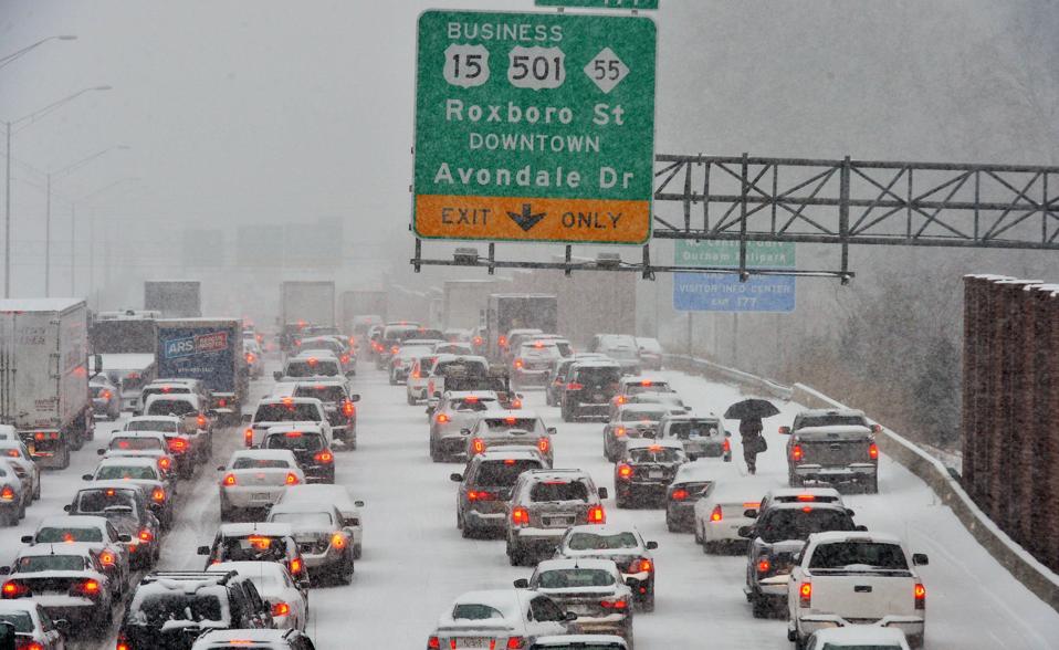 PROJECTS RF USA: Image 1. highway in the middle of a snowfall. (www.wsbradio.com - Apr2019)